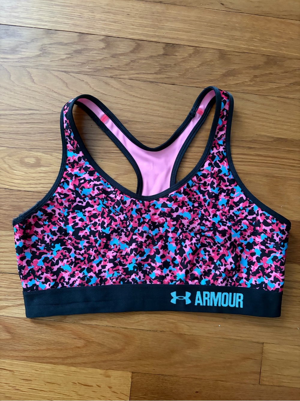 Under Armour | Mid-Impact Printed Sports Bra | Pink Craze Camo | Size: L